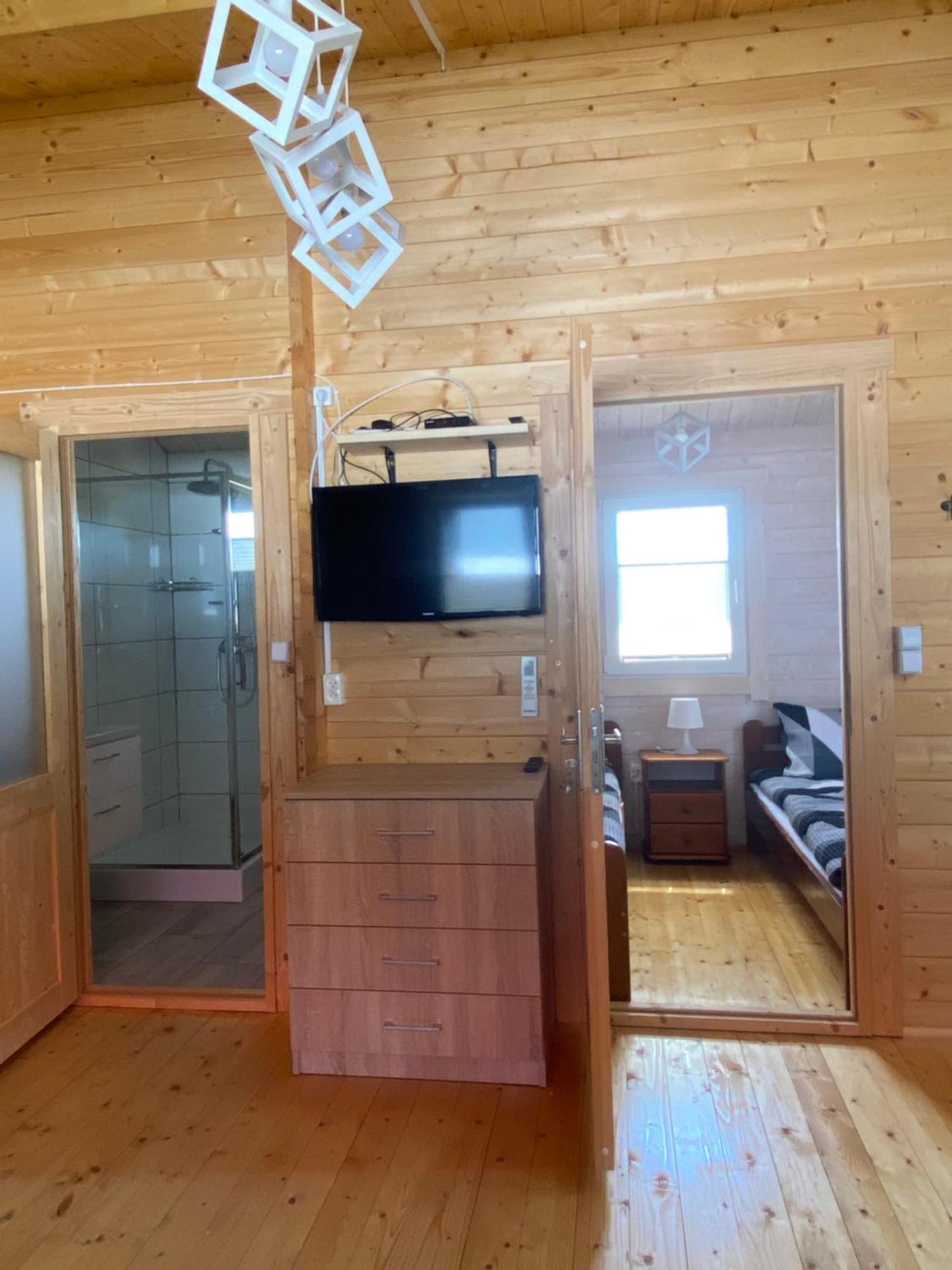 Pokoje I Domki Wiktoria Bedzino エクステリア 写真